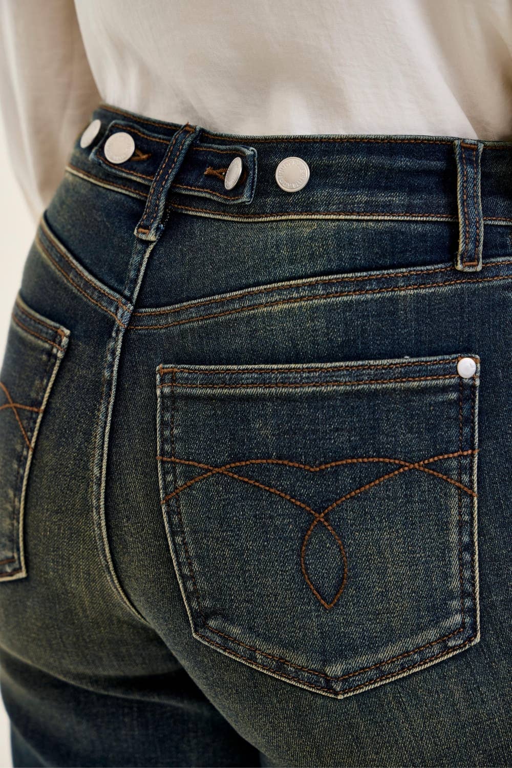 HW LUX Retro Wide w/ Adjustable BK Tab DK Whisky Night Jeans