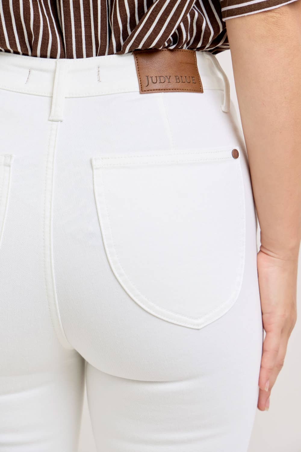 White HW Capri