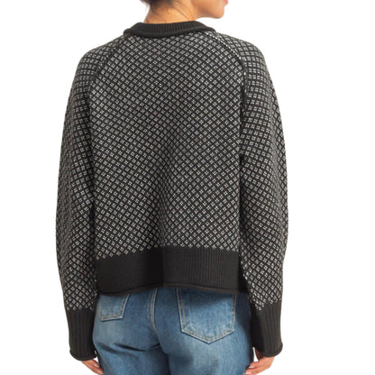 Black / White Sweater